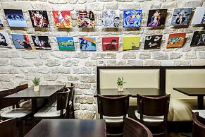 Absolute Hotel Paris République