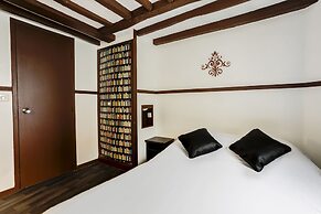 Absolute Hotel Paris République