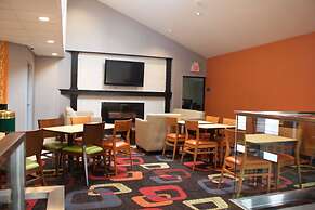 Days Inn by Wyndham Woodbury Long Island