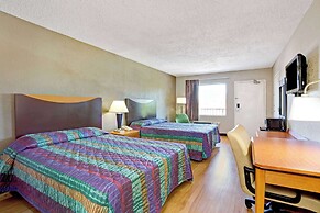 Super 8 by Wyndham Fredericksburg