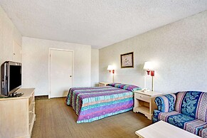 Super 8 by Wyndham Fredericksburg