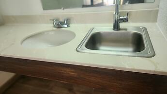 Days Inn by Wyndham Frankfort