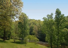 Rodeway Inn & Suites Cherokee On the River