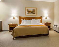 Rodeway Inn & Suites Cherokee On the River