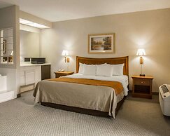 Rodeway Inn & Suites Cherokee On the River