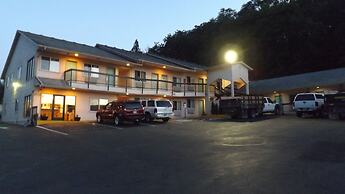 Howard Johnson by Wyndham Roseburg