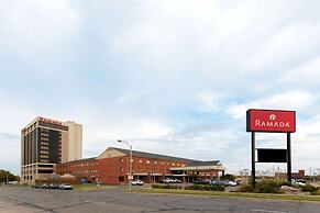 Ramada Hotel & Convention Center by Wyndham Topeka Downtown