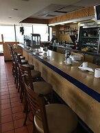 Days Inn by Wyndham Bradenton - Near the Gulf