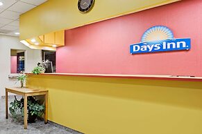Days Inn by Wyndham Bradenton - Near the Gulf