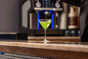 Hotel Westport Kansas City, Tapestry Collection by Hilton