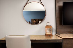 Hotel Westport Kansas City, Tapestry Collection by Hilton