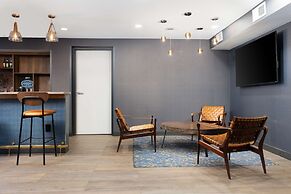 Hotel Westport Kansas City, Tapestry Collection by Hilton