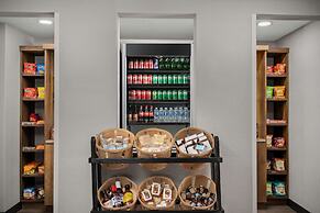 Hotel Westport Kansas City, Tapestry Collection by Hilton