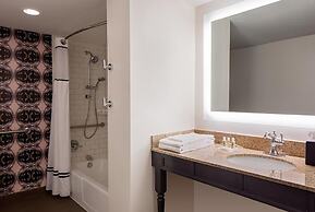 Holiday Inn FRENCH QUARTER-CHATEAU LEMOYNE by IHG