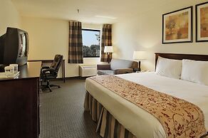 Ramada by Wyndham Bettendorf