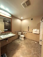 Mirabeau Park Hotel & Convention Center