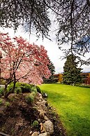 Mirabeau Park Hotel & Convention Center