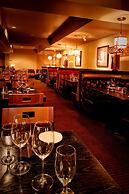 Mirabeau Park Hotel & Convention Center