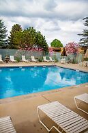 Mirabeau Park Hotel & Convention Center