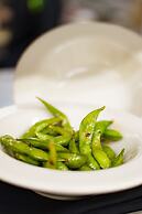 Mirabeau Park Hotel & Convention Center