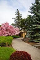 Mirabeau Park Hotel & Convention Center