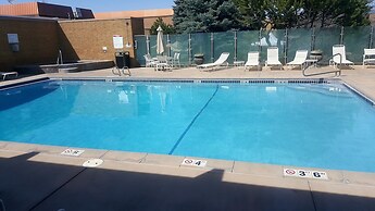 Mirabeau Park Hotel & Convention Center