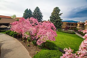 Mirabeau Park Hotel & Convention Center