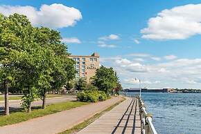 Delta Hotels by Marriott Sault Ste. Marie Waterfront