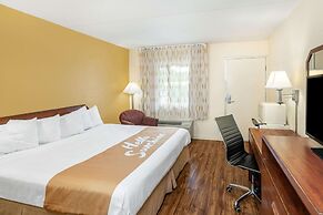 Days Inn by Wyndham Clarksville TN