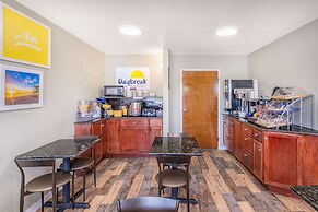 Days Inn by Wyndham Clarksville TN