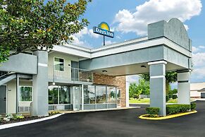 Days Inn by Wyndham Clarksville TN