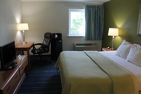 Days Inn & Suites by Wyndham Bridgeport - Clarksburg