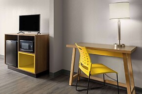 Days Inn & Suites by Wyndham Albany