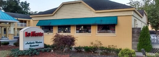 Days Inn & Suites by Wyndham Albany