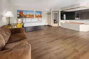 Days Inn & Suites by Wyndham Albany