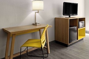 Days Inn & Suites by Wyndham Albany