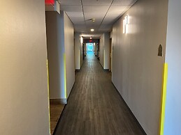 Days Inn & Suites by Wyndham Albany