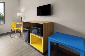 Days Inn & Suites by Wyndham Albany