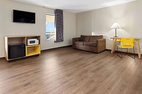 Days Inn & Suites by Wyndham Albany