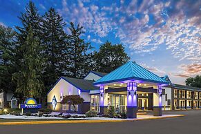 Days Inn & Suites by Wyndham Albany