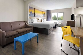 Days Inn & Suites by Wyndham Albany