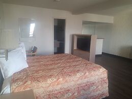 Tree Inn & Suites Albuquerque.