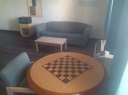 Tree Inn & Suites Albuquerque.