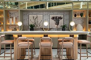 Hilton London Heathrow Airport Hotel
