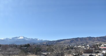 Quality Inn and Suites Garden of the Gods