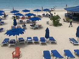 Negril Tree House Resort