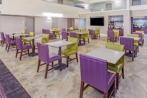 La Quinta Inn & Suites by Wyndham Lubbock West Medical Centr