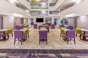 La Quinta Inn & Suites by Wyndham Lubbock West Medical Centr