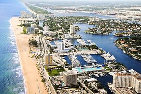 Bahia Mar Ft. Lauderdale Beach- a DoubleTree by Hilton Hotel