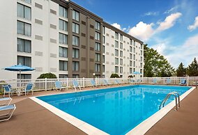 DoubleTree by Hilton Pittsburgh - Meadow Lands